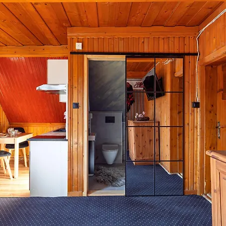 Looktatry Pod Stokiem & Jacuzzi 아파트