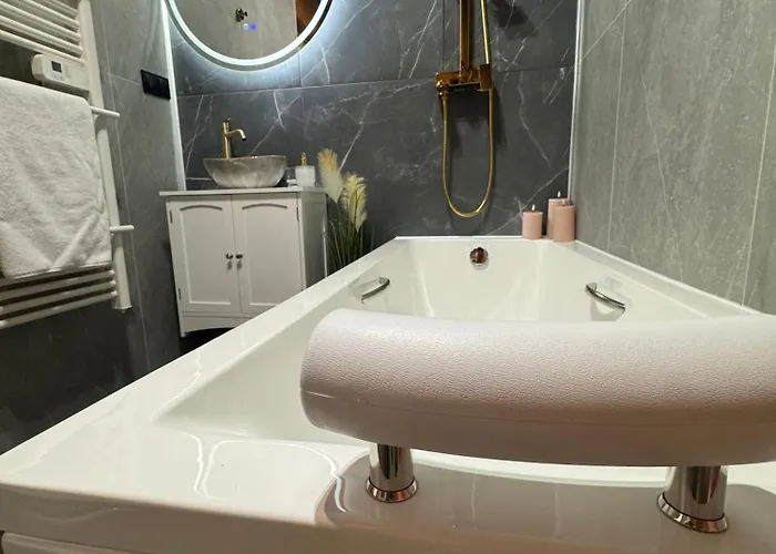 Looktatry Pod Stokiem & Jacuzzi شقة